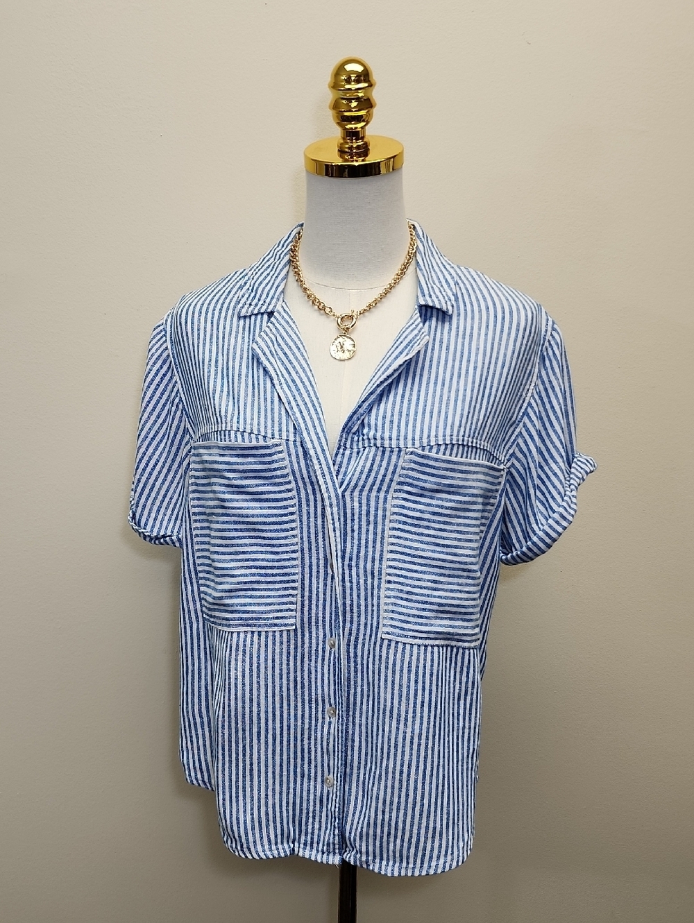 Universal Thread Blue White Striped Button Down Shirt Size Small